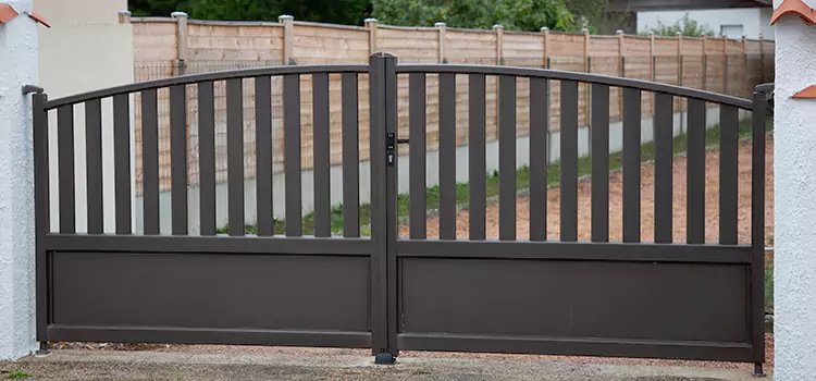 Advanced Gate Solutions in Val-des-Monts, QC