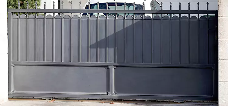 Metal Driveway Gate Installation Val-des-Monts